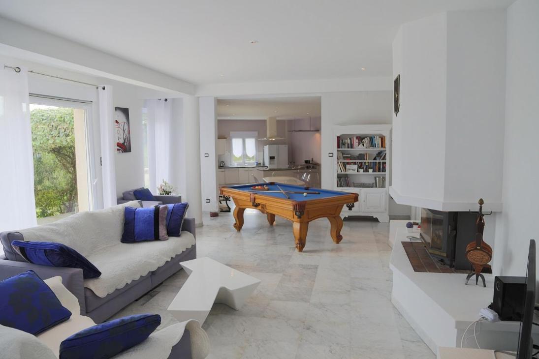 Elegante Villa De 180M3 Avec La Superbe Vue Connaux エクステリア 写真